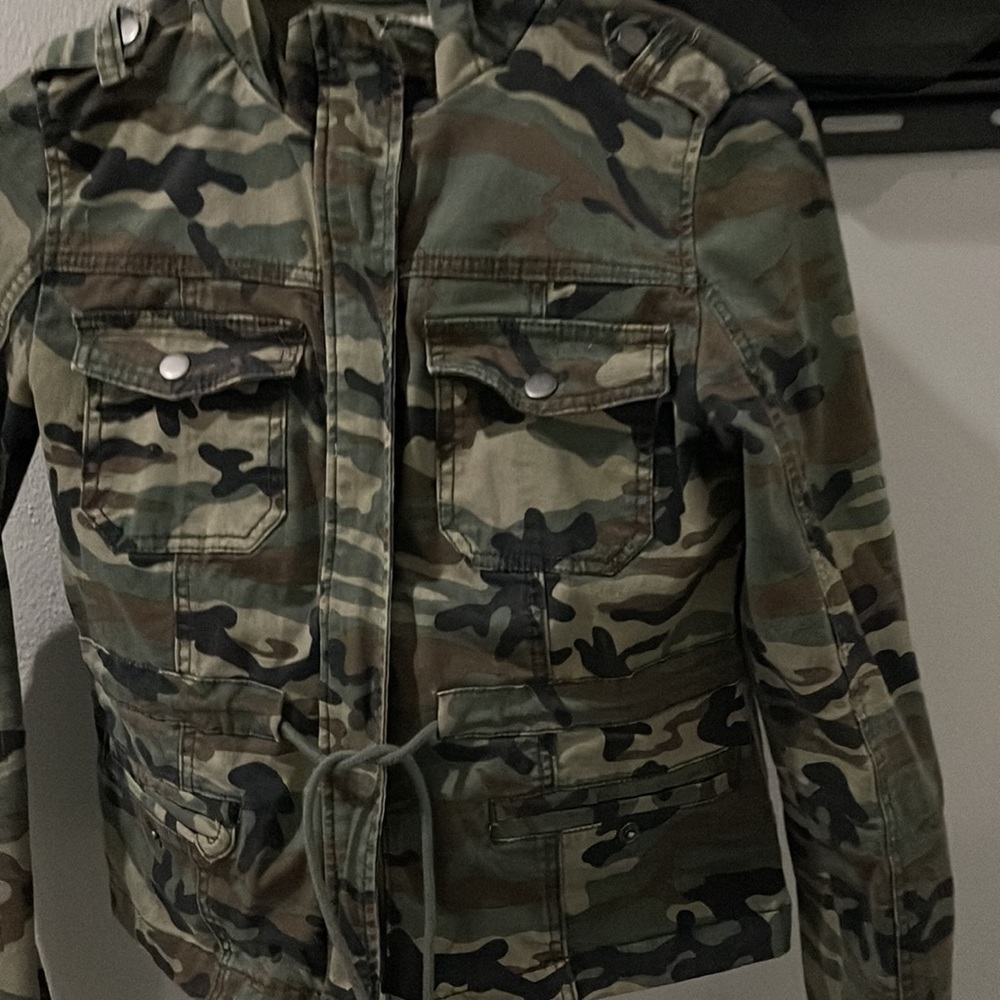 Nice Army Jacket With Zipper Upfront And Hoodie View 2